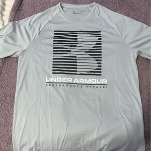 Under Armour Men’s Light Gray Short Sleeve Performance Tee with Black Logo